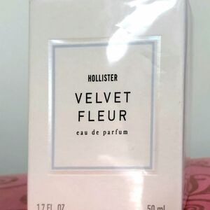 Hollister Velvet Fleur Eau de Parfum - Cream